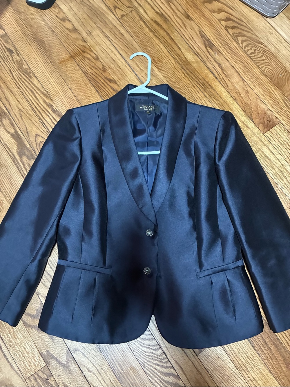 Tahari Luxe 2pc Skirt Suit / navy blue
